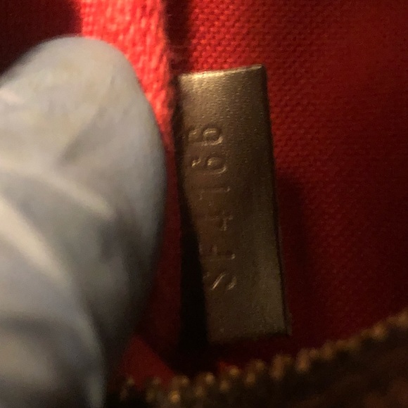 Louis Vuitton damier mini pochette - Picture 8 of 8